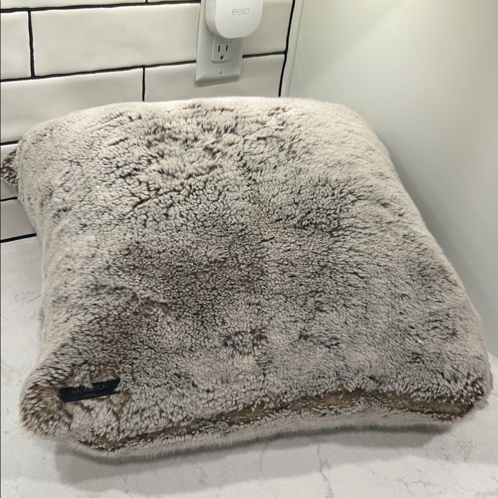 Magaschoni Home Faux Fur Trim Pillow 100% Duck Feathers - Beige and‎ Cream Soft